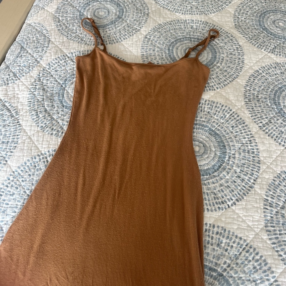 Skims maxi lounge dress (camel)
